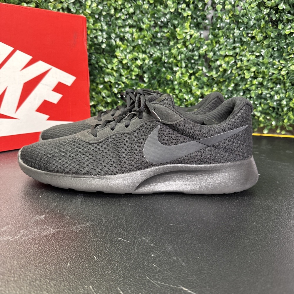 Nike Tanjun Mens Running Shoes Sneakers Black 812654-001 Size 11.5
